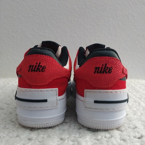 Nike Red and White Women's Sneakers - Picture 8 of 11